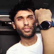 Christopher Seth's Instagram, Twitter & Facebook