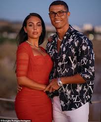 A post shared by georgina rodríguez (@georginagio). Cristiano Ronaldo Und Georgina Rodriguez Spenden Geld Um Die Krebsbehandlung Des 7 Jahrigen Jungen Zu Finanzieren Nach Welt