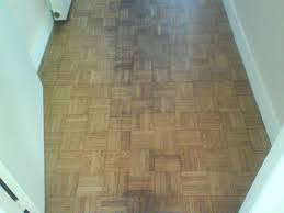 Vous venez de poser un parquet et vous hésitez sur le type de finition à appliquer ? Comment Rattraper Un Parquet Vitrifie Tres Use Sans Poncage Bricolage Forum Vie Pratique Doctissimo