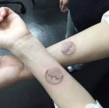 48 Magnificent Moon Tattoo Designs Ideas Tattooblend Tatuajes De Hijas Tatuajes Amigas Tatuajes Mejores Amigas