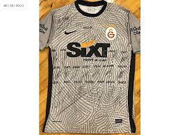 Süper lig takımlarından galatasaray'da forma giymektedir. Islak Imzali Muslera Formasi Yeni Sezon Imzali Galatasaray Forma At Sahibinden Com 913614003