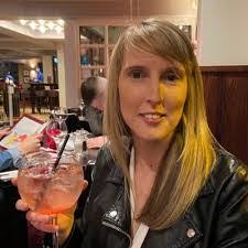 Nadia Hartley's Instagram, Twitter & Facebook