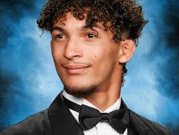 Danielle Vandervort's Instagram, Twitter & Facebook