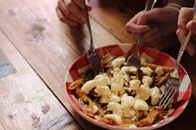 Recette De Poutine Maison Recette Recettes De Cuisine Recette Poutine