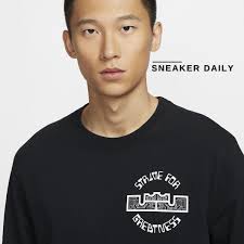 Áo Nike Men's Max90 Long-Sleeve Basketball T-Shirt HF6192-010