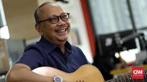 Lagu nostalgia ebiet g ade lagu lawas lengkap 5. Ebiet G Ade Bakal Nyanyi Lagu Tak Biasa Di Synchronize Fest