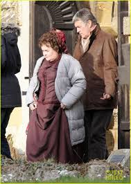 Samantha Barks Films Scenes For The Christmas Candle In London With Susan Boyle Camara Oscura