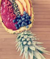 5 Raisons Pour Prendre Votre Smoothie Dans Un Bol Ou Dans Un Ananas Les Super Aliments Graines De Citrouille Ananas