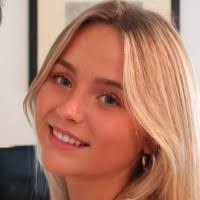 Heather Macphee's Instagram, Twitter & Facebook