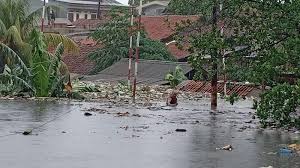 Breaking News Ratusan Rumah Di Tangerang Tenggelam Banjir Setinggi Atap Tribun Jakarta