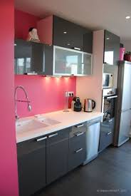 epingle par thandi v sur pink grey color combo salle de bains rose et gris salle de bain fushia salle de bain rose