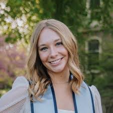 Ella Reiter's Instagram, Twitter & Facebook