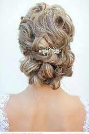 Verspielte Hochsteckfrisur Haar Styling Frisur Hochgesteckt Hochsteckfrisur