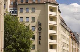 Many travelers enjoy visiting memorial of the berlin wall (0.8 miles), east side. Vch Hotel Dietrich Bonhoeffer Haus Ihr Tagungs Hotel In Berlin