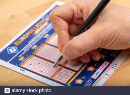 Super loto bons achats et canards gras animé par yannick à ménesplet vendredi 28 février. Euromillions Lotterie Stockfotos Und Bilder Kaufen Alamy