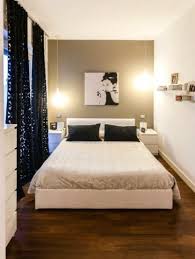 Ukuran kamar tidur yang ideal tentu akan membuat penataan ruang menjadi lebih mudah. Desain Kamar 3x3 Untuk Suami Istri Bahagia Tips Gambar
