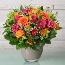 Weitere ideen zu frauentag, frau, weltfrauentag. Blumenstrauss Sti E Lbluten Blumenversand Edelweiss