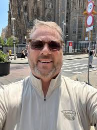 Spain in September, 1936 during the Spanish Civil War. Pink= Nationalist  controlled areas. Blue= Republican controlled areas.