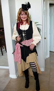 My Diy Pirate Costume Deguisement Pirate Deguisement Famille Facile Et Deguisement Diy