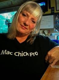 Women in Computers: Don't You Know that Grandma's the Fix-It Girl?