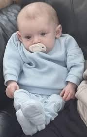 Hello!please someone can put my daughter in the first photo?Thanks