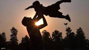 Father's day)‏ هو احتفال عالمي اجتماعي، يُشبه يوم الرجال الدولي، باستثناء أنه يختص لتكريم الآباء، ويتم الاحتفال به في أيام مختلفة في أنحاء العالم. ÙŠÙˆÙ… Ø§Ù„Ø£Ø¨ Ø§Ù„Ø¹Ø§Ù„Ù…ÙŠ Ø§Ù„Ù…Ù„Ø§ÙŠÙŠÙ† ÙŠØ­ØªÙÙ„ÙˆÙ† ÙˆØ§Ù„Ù…ØºØ±Ø¯ÙˆÙ† ÙŠÙ‚ÙˆÙ„ÙˆÙ† ÙƒÙ„Ù…ØªÙ‡Ù… Ø£Ø®Ø¨Ø§Ø± Ø³ÙƒØ§ÙŠ Ù†ÙŠÙˆØ² Ø¹Ø±Ø¨ÙŠØ©