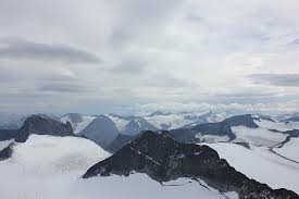 Cei mai inalti munti din lume. Galdhopiggen MunÅ£i Cei Mai InalÈ›i MunÈ›i Jotunheimen Europa De Nord Norvegia Est Norvegian Control GheÅ£ar Pikist