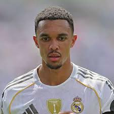 Khvicha Kvaratskhelia: “Toughest opponent? Trent Alexander-Arnold. Yeah,  he's very good. I cannot say many, but I'll say Trent from my time in PSG.”  (FIVEUK)