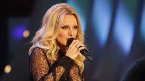 Η σελίδα λειτουργεί απο το 2003. H Pegky Zhna Se One Woman Show Nea Night Live A8hnorama