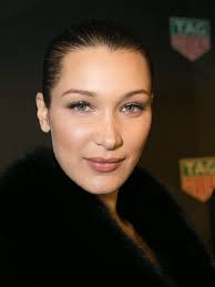 Whoa, Bella Hadid Has a Black Lob Now