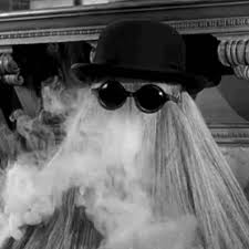 Kossuth nevű városrésze turócszentmártonnak) származó, birtoktalan, evangélikus köznemesi család sarja. That Cousin Itt Home Facebook