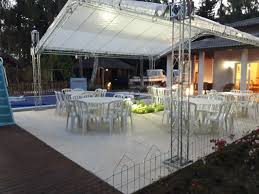 Pin De Nuestra Fiesta Locacao Em Nuestra Fiesta Cadeira De Madeira Dobravel Tendas Para Eventos Cadeiras De Madeira