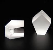 Prisme penta en verre optique de haute précision sur mesure avec revêtement  Ar Bk7
