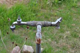 Auslaufventil mit knebeloberteil, waschmaschine garten keller außen usw. Wasserhahn Am Freistehenden Stahlrohr Im Garten Sitzt Fest Austauschtricks Oder Neubau Technik Haus Handwerk