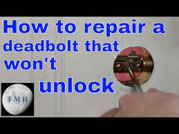 Dead bolt not retracting all the way. How To Repair A Deadbolt That Wont Unlock Youtube