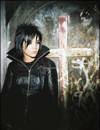 Bill kaulitz (born september 1, 1989), also known mononymously as billy (stylized as billy) for his solo act, is a german singer, songwriter, voice actor, designer, and model. Bill Kaulitz