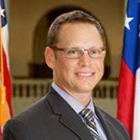 Wade Damron's Instagram, Twitter & Facebook