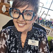 Today's Inspiring Instructor: Teri Eckhoff After 24 years of service, Teri  Eckhoff is retiring from HutchCC, where she has made a lasting impact as an  Academic Advisor and General Education Instructor. She