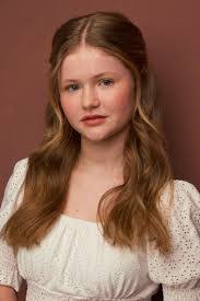 Annie Mackay's Instagram, Twitter & Facebook