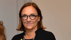 Svenska Hélène springer med OS-facklan mot Pyeongchang