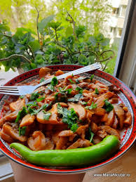 Ciuperci cu rozmarin si usturoi. Retete Vegetariene Sanatoase Ostropel De Ciuperci Cu Usturoi Si Ardei Iute Maria NicuÅ£ar