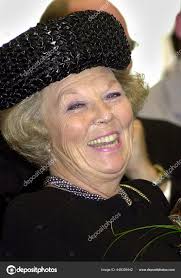 Enszchede Hollandia 2001 Szeptember Holland Királyi Fenség Beatrix  Királynője Enschede — Stock szerkesztői fotó © Buurserstraat38 #448359442