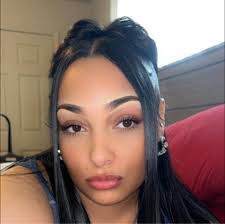 Lashawna Thomas's Instagram, Twitter & Facebook