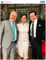 Durante la presentación de noticias, pedrito sola y pati chapoy se turnaban con sus compañeros para presentar o comentar noticias. 20 Anos Despues El Reencuentro De Pati Chapoy Y Pepillo Origel En Ventaneando