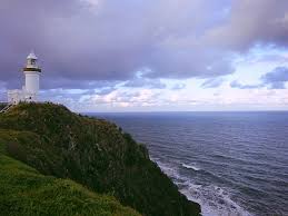 Der leuchtturm cape byron light ist das wahrzeichen von byron bay und liegt nicht weit vom östlichsten punkt des australischen festlands auf 146°22′ östlicher breite. Byron Bay Follow Marco