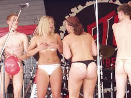 Ballongdansen Naked Balloon Dance Hot Sex Picturesexiezpix Web Porn