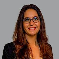 Lisa Groves's Instagram, Twitter & Facebook