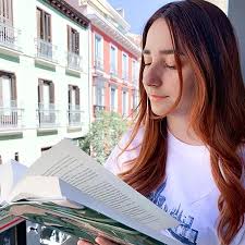 Carmen Vigo's Instagram, Twitter & Facebook