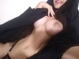 x0x0lilyh calls you into her world of unrestrained lust