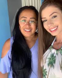 Whindersson nunes e a namorada, maria lina deggan, vão ter um filho — foto: Familia De Whindersson Nunes Aprova Nova Namorada Do Youtuber Fotos R7 Famosos E Tv